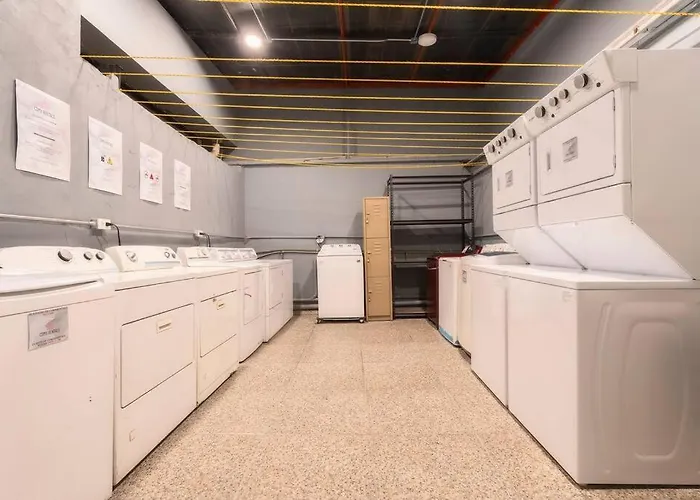 301 Historic Building 1bdrm 1bath Ac Rooftop *