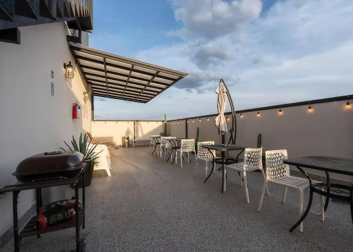 301 Historic Building 1bdrm 1bath Ac Rooftop *